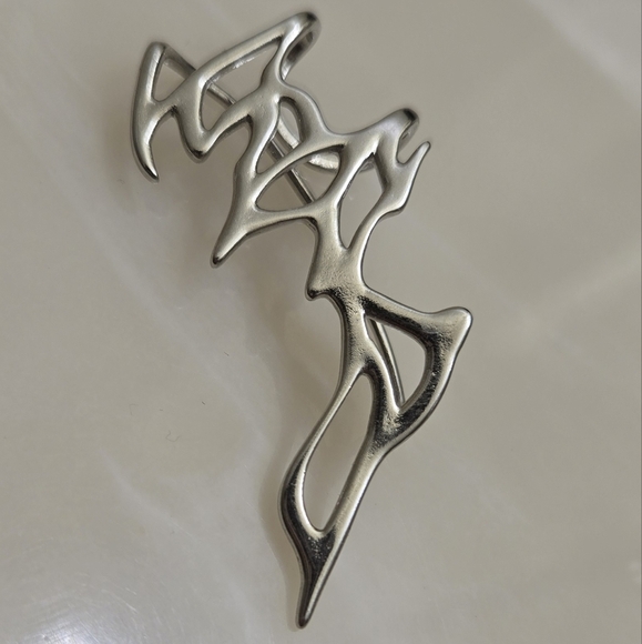 Stailess Steel Ear Cuff (Non Piercing) Unisex - Picture 2 of 4